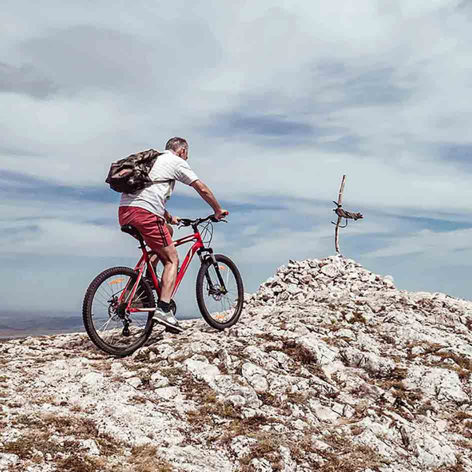 SPORTS AND OUTDOOR