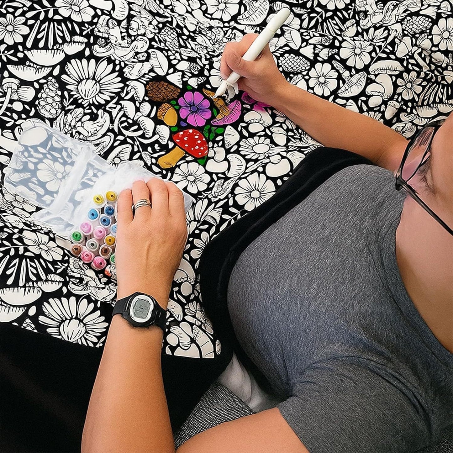 ✨Last Day 50% OFF🎨DIY Coloring Blanket with Markers🎁Perfect Gift For Family & Friends