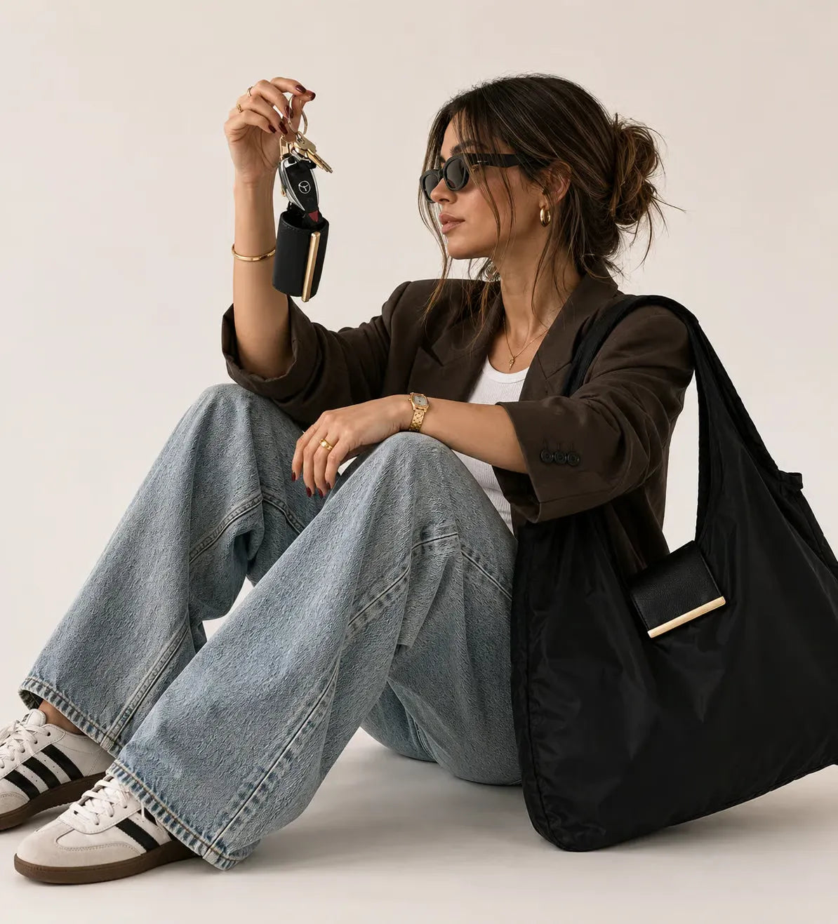 SOWINLY™ Varelli Charm Transformable Bag – Stylish Vegan Leather Tote & Keychain Charm