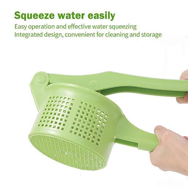 Universal water squeezer