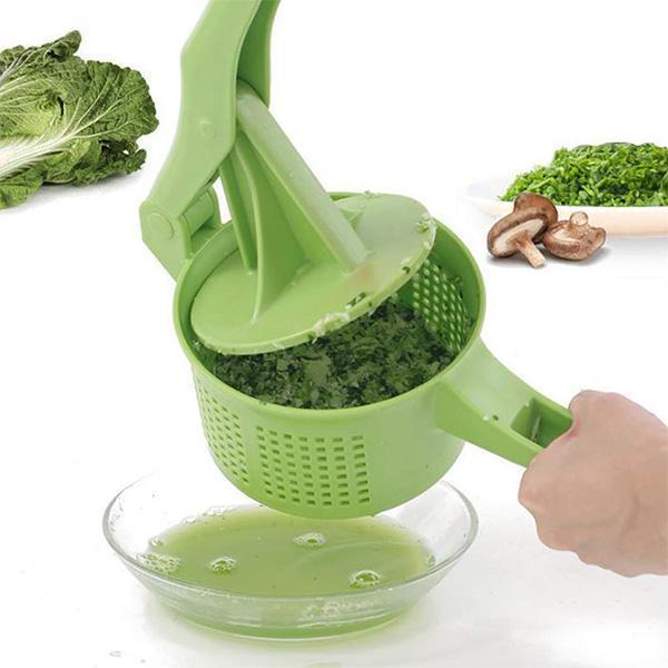 Universal water squeezer