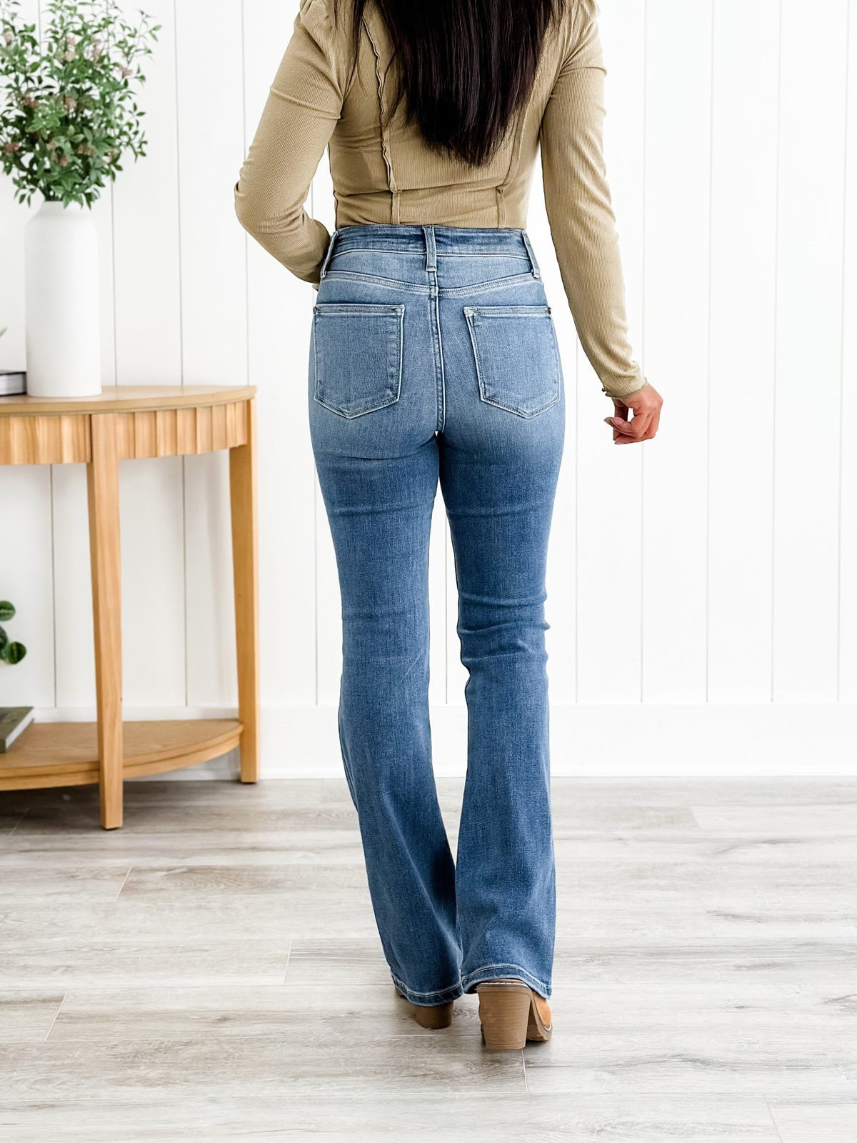 🔥Last day to buy 1 get 1 free🔥Holy Grail Tummy Control Bootcut Jeans