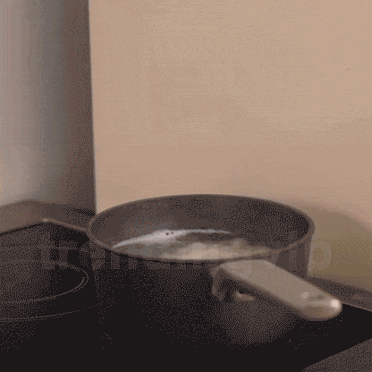 Bloom Multi-Purpose Lid Cover And Spill Stopper